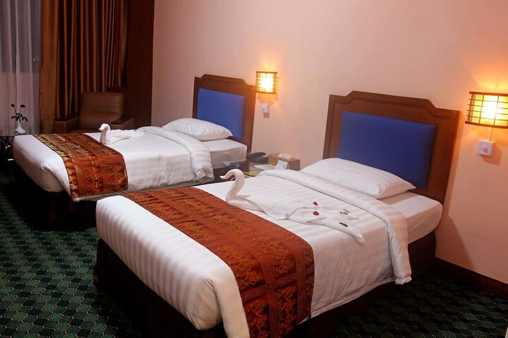 Room 6 of 72