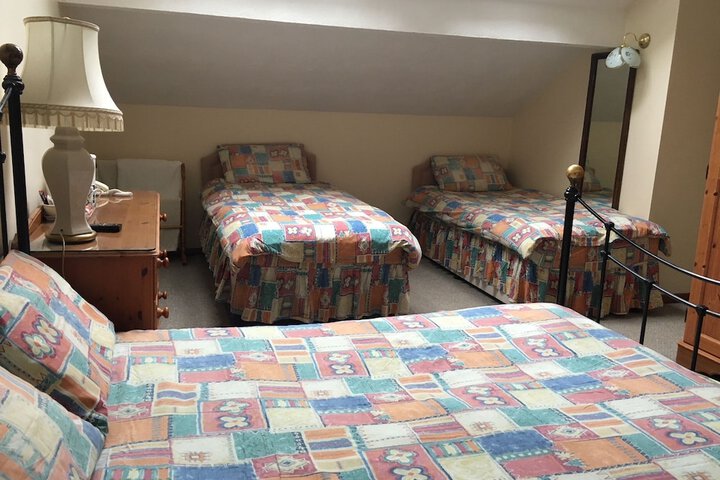 Room 9 of 32