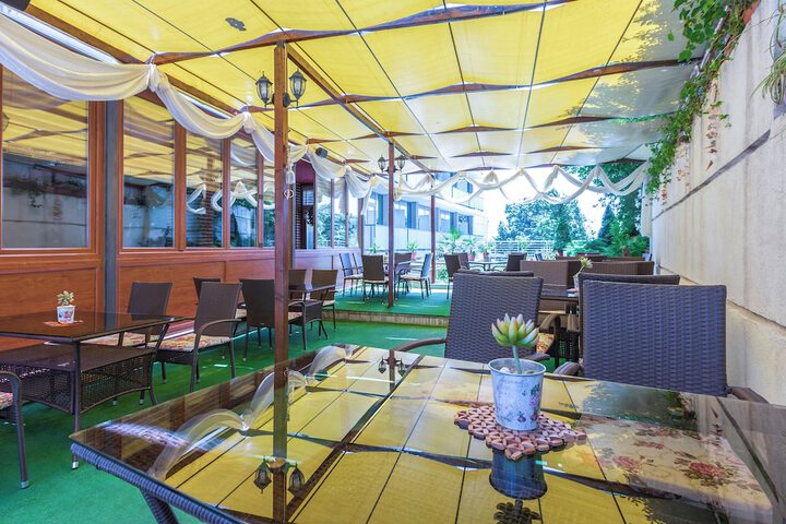 Snack bar
