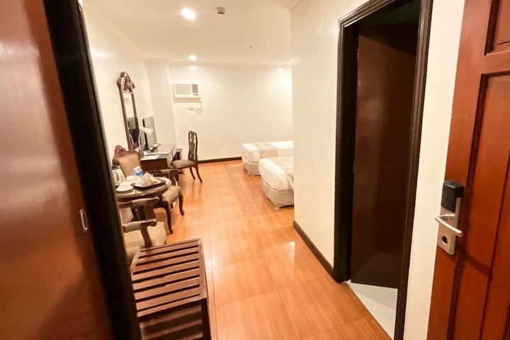 Room 8 of 23