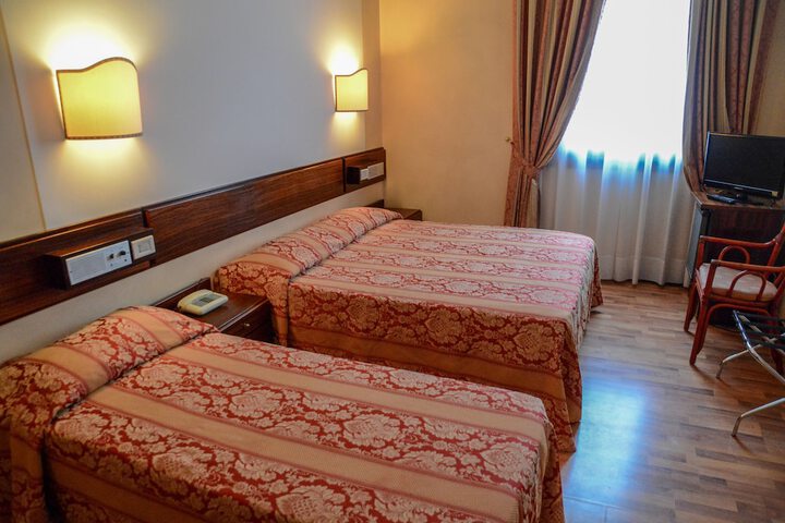 Room 5 of 26