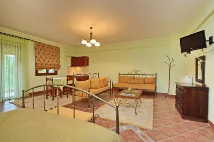 Room 8 of 13