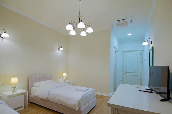Room 14 of 47