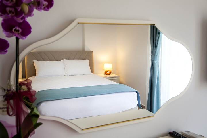 Room 21 of 44