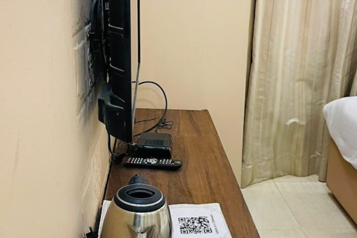 Room 4 of 6