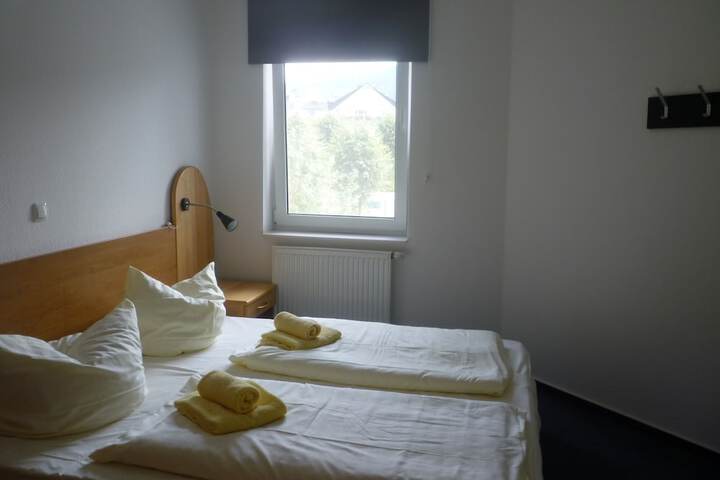Room 3 of 37