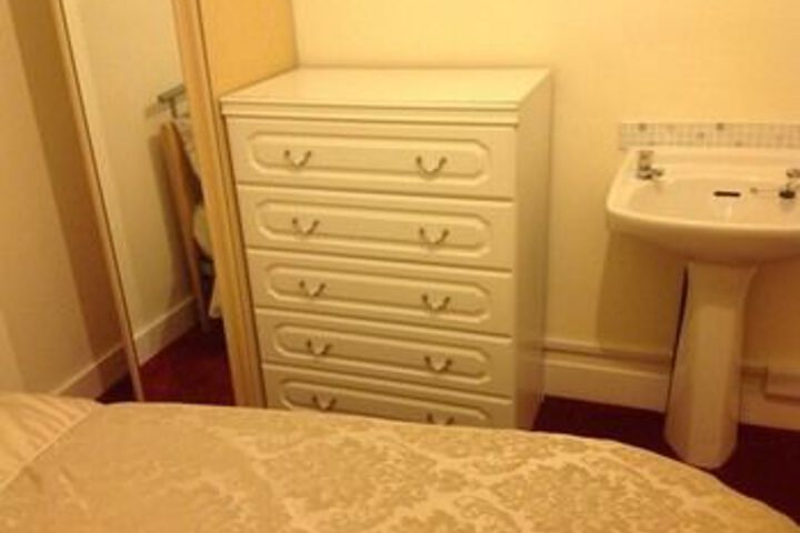 Room 9 of 21