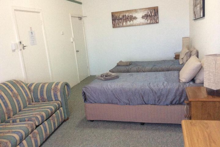Room 12 of 32