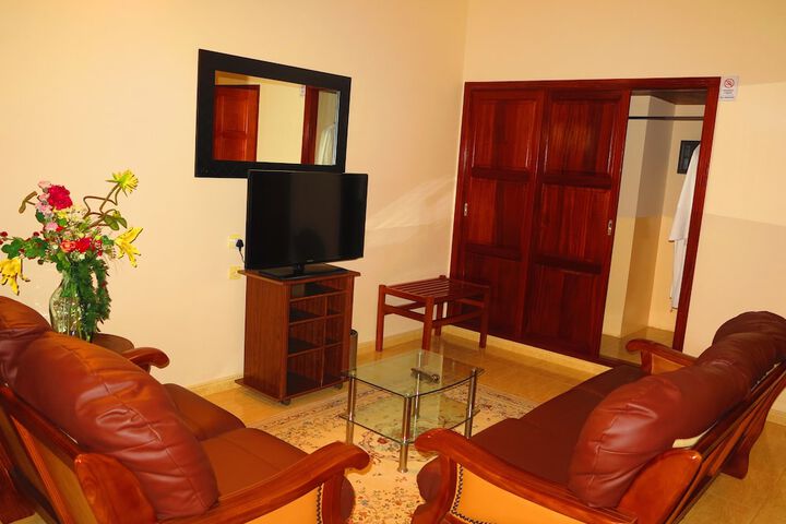 Room 6 of 49