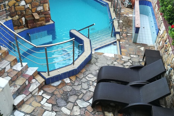 9 Queens Spa Hotel