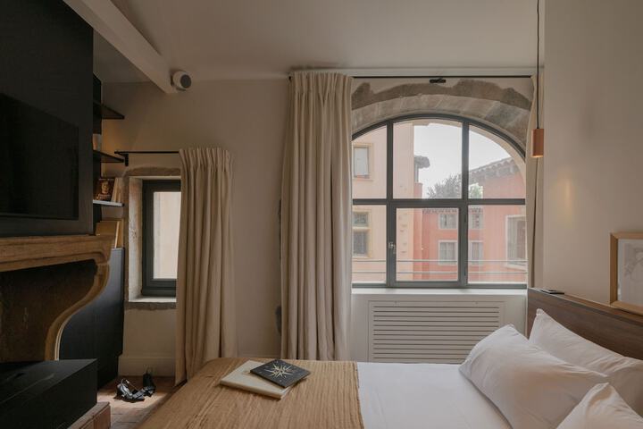 Room 79 of 285