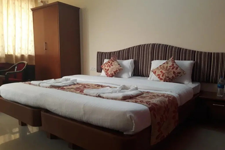 Room 4 of 14