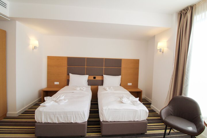 Room 25 of 54