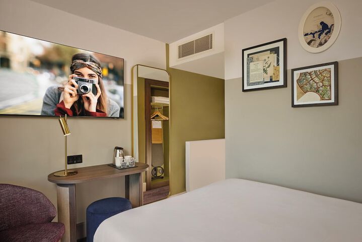 Room 7 of 56