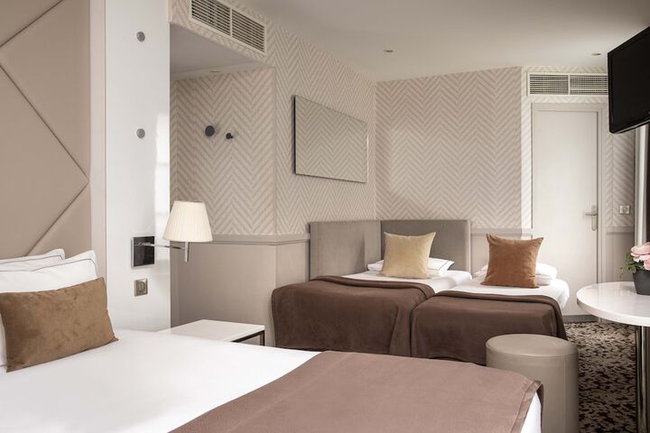 Room 25 of 65