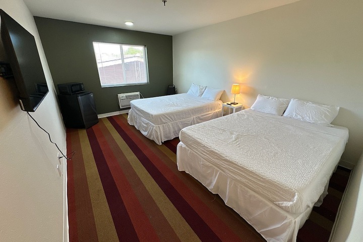Room 11 of 37