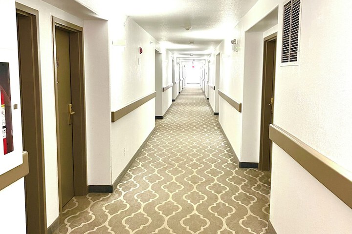 Ballroom/Hall 58 of 63