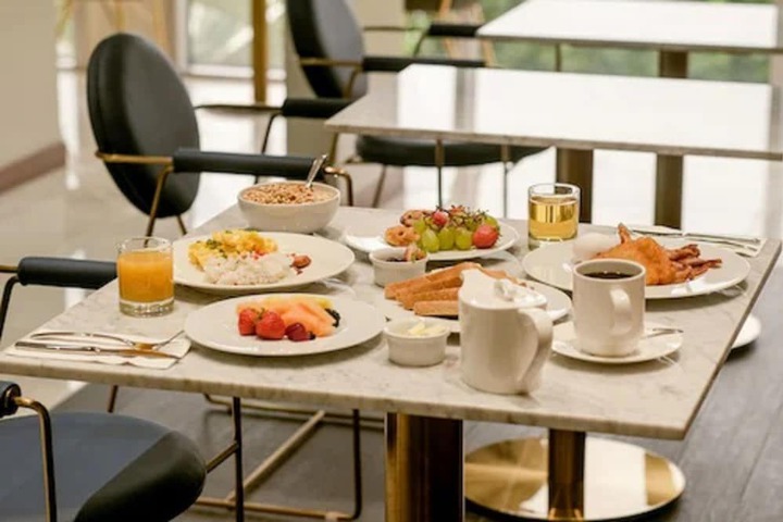 Breakfast/Coffee Service 39 of 51
