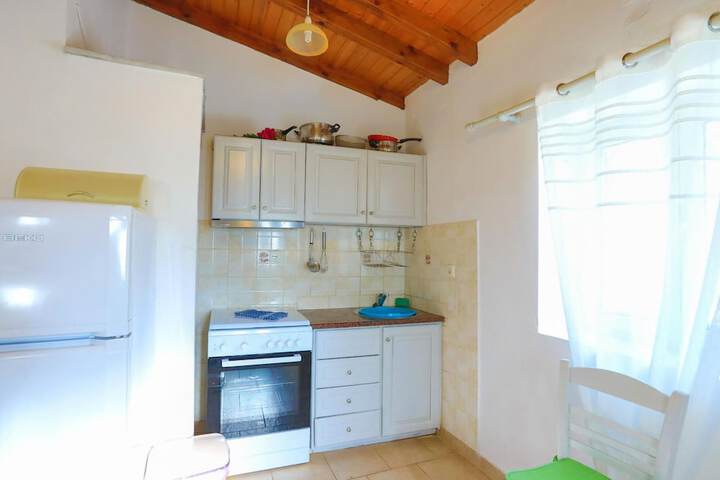 Room 5 of 28
