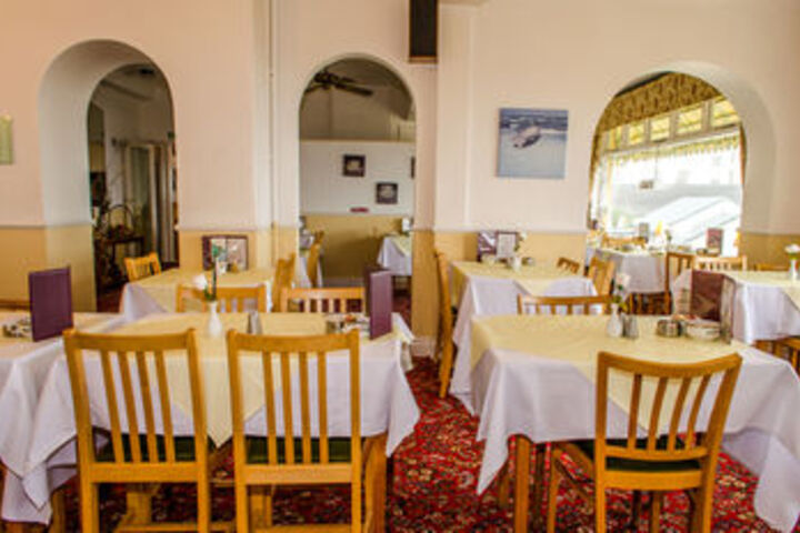 Dining 10 of 47