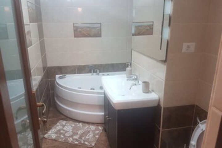 Room 2 of 22