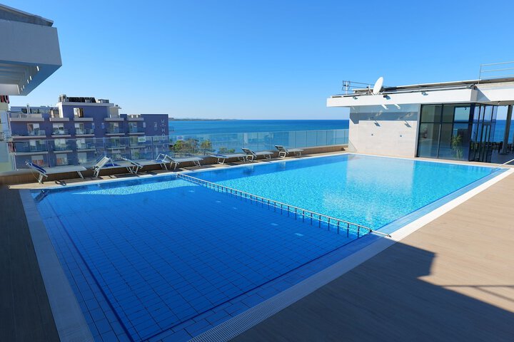 Pool 104 of 126