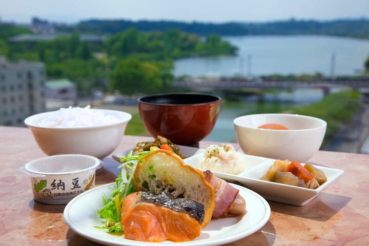 Breakfast/Coffee Service 27 of 42