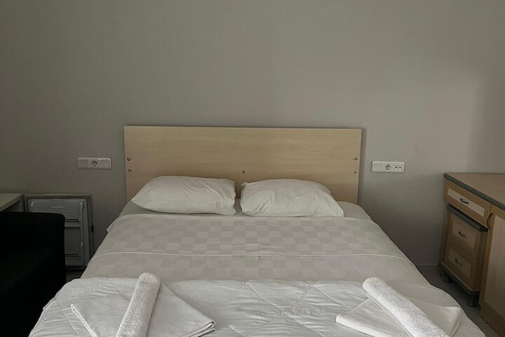 Room 3 of 16