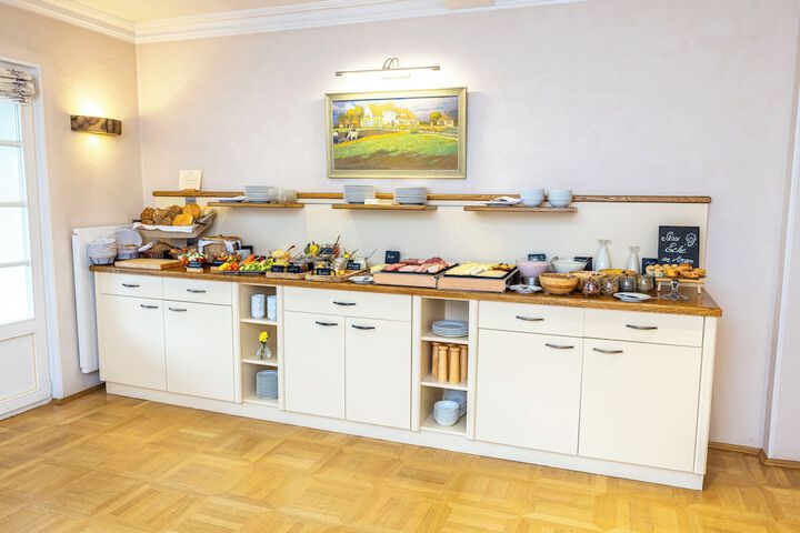 Dining 73 of 95