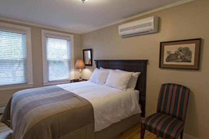 Room 1 of 297