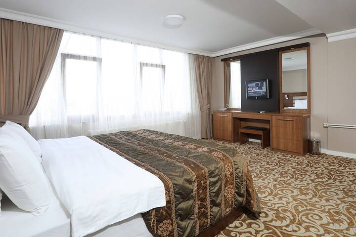 Room 8 of 44
