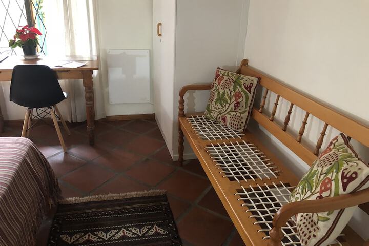 Room 46 of 103