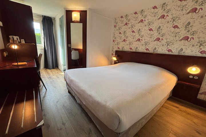 Room 5 of 45