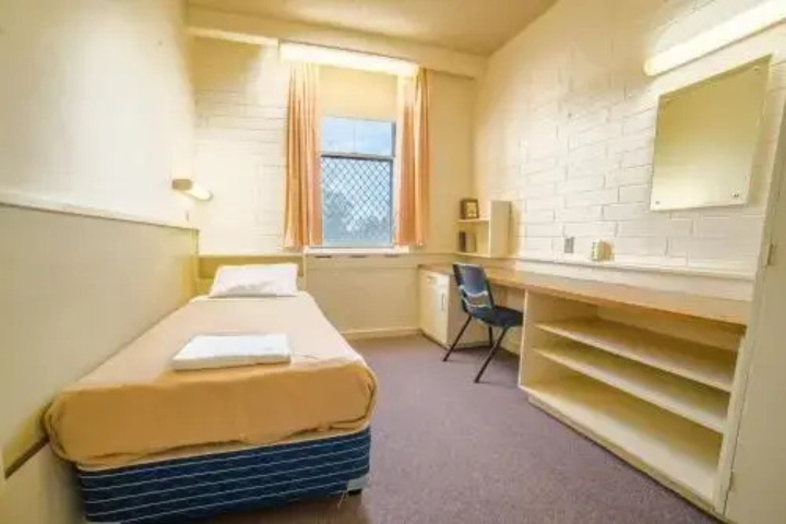 Room 5 of 19