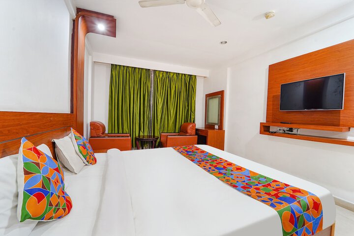 Room 25 of 37