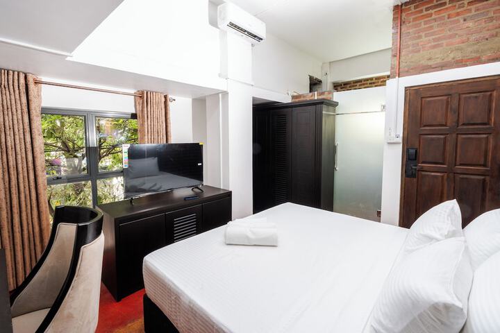 Room 15 of 40