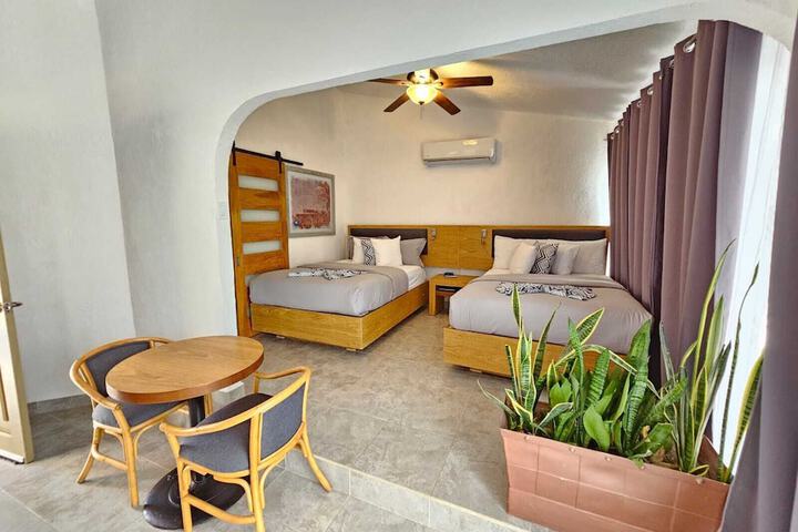 Room 27 of 108