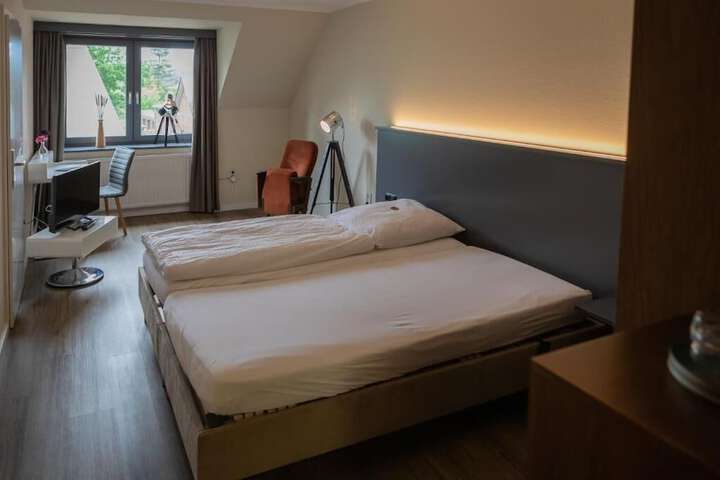 Room 20 of 49