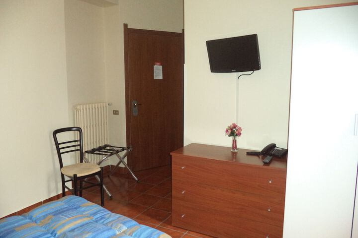 Room 13 of 43