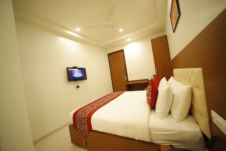 Room 8 of 61