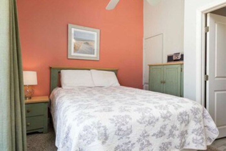 Room 28 of 32