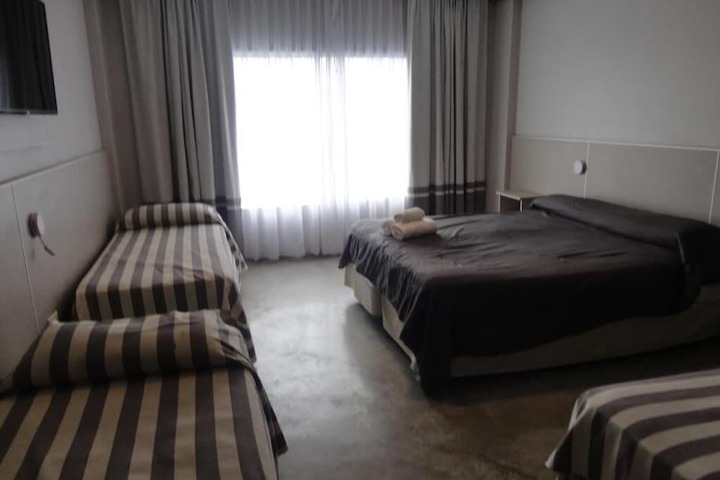 Room 6 of 16