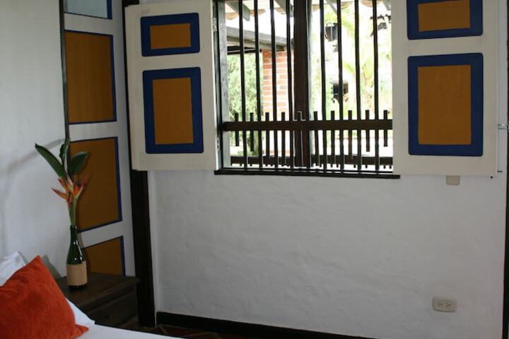 Room 37 of 153