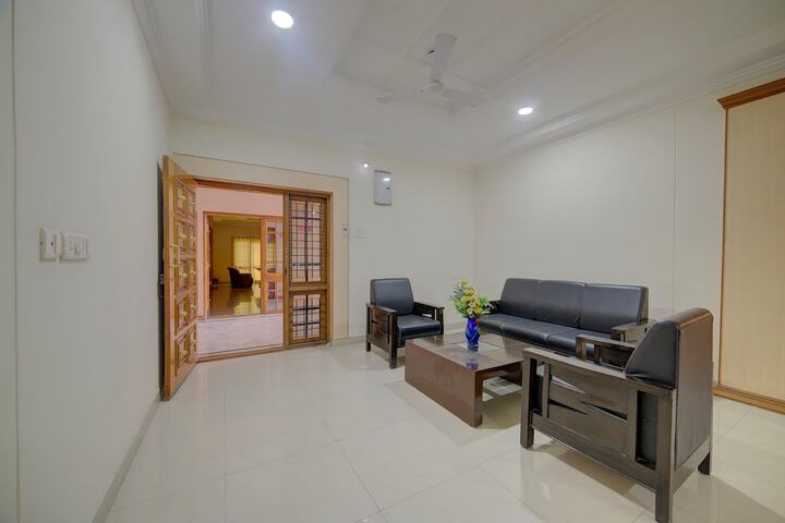 Room 10 of 14