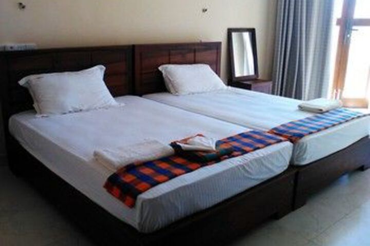 Room 9 of 29
