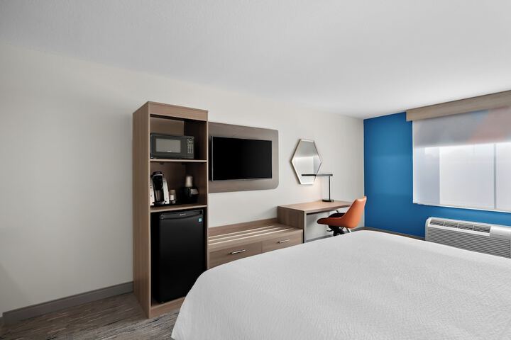 Room 32 of 71