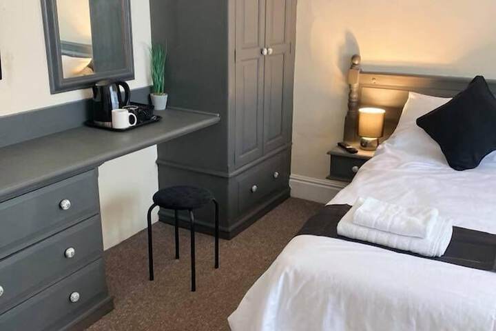 Room 16 of 46