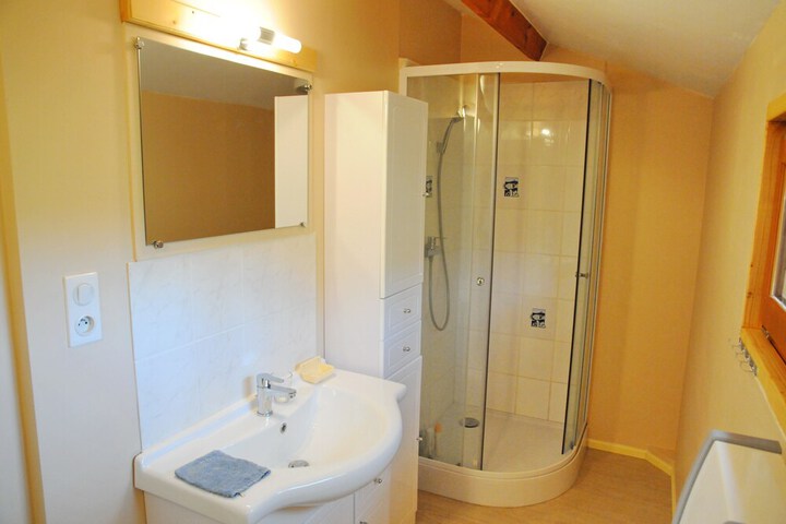Room 9 of 15