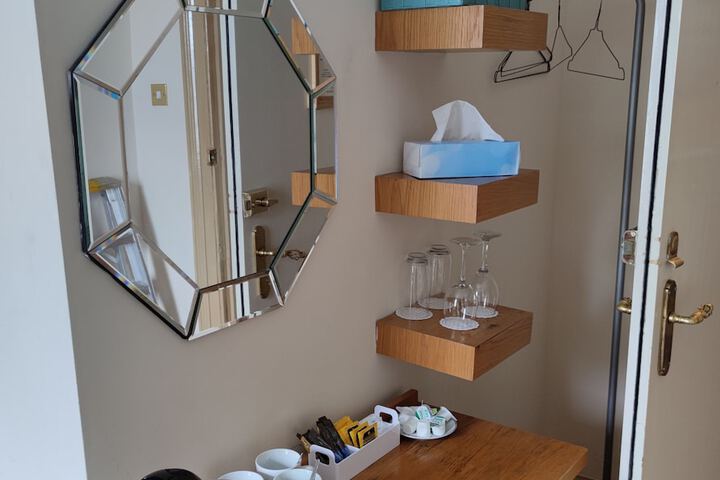Room 3 of 49