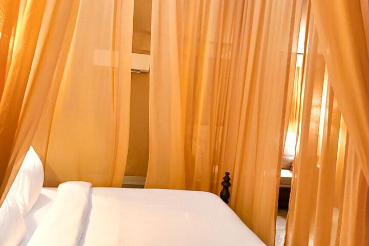 Room 8 of 49